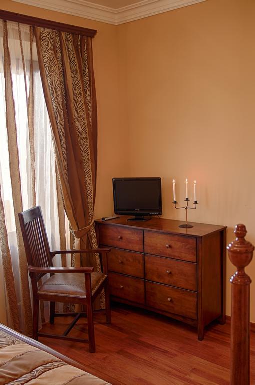 Tsaghkunq Guest House Sevan Quarto foto
