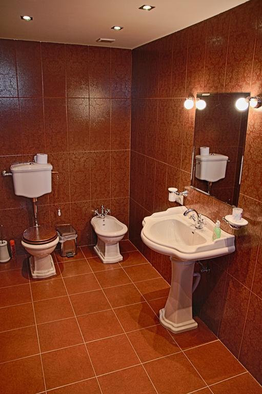 Tsaghkunq Guest House Sevan Quarto foto